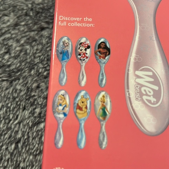 Disney 100 collection Wet brush - Picture 2 of 4